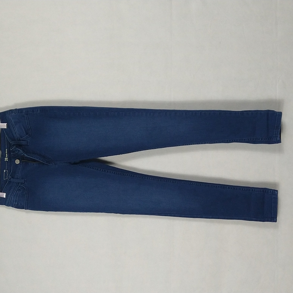 Levis